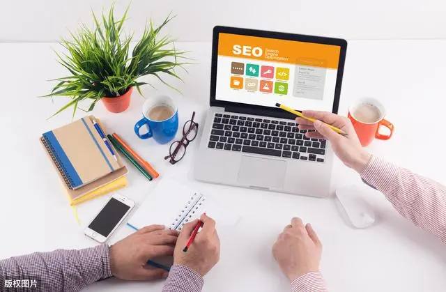 红毯沙滩延伸到大海